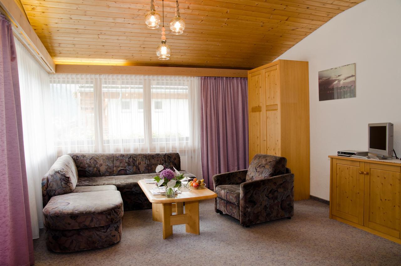 Haus Che D'Mot Apartment ซัมเนาน์ ภายนอก รูปภาพ